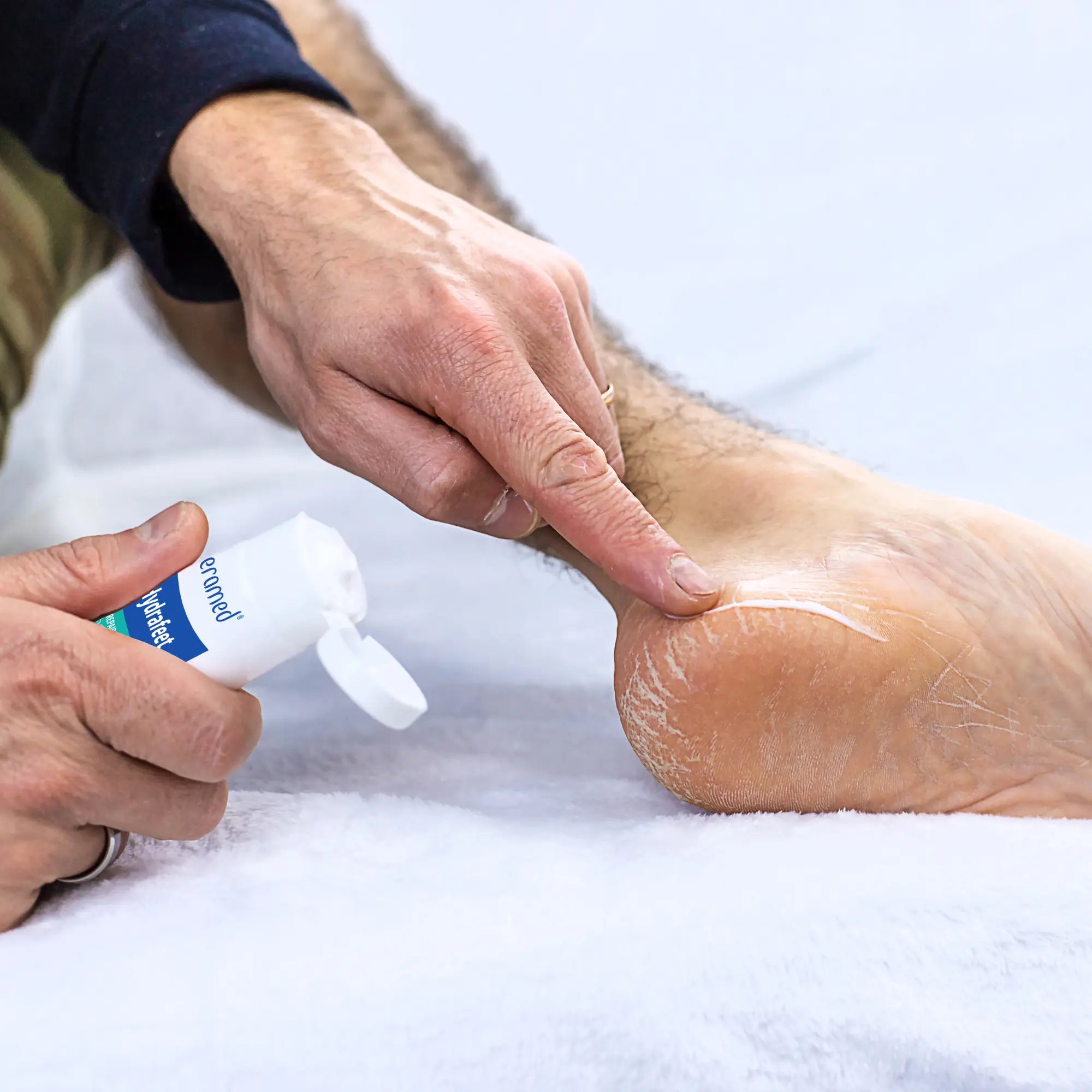 Hydrafeet - Crema riparatrice piedi - 75 ml - Deromed® Fresco Podologia 